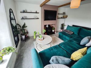 Lounge- click for photo gallery